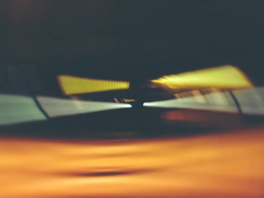 Soyut hareket bulanıklığı etkisi. Sokaklarda ışıkları. 