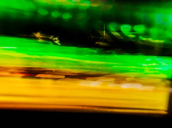 Absztrakt motion blur effekt. A fények az utcán. Nézd az autó — Stock Fotó