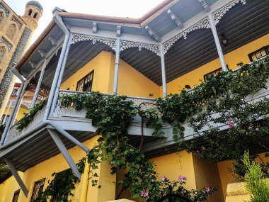 Tiflis, Gürcistan eski şehirde geleneksel evin cephe.