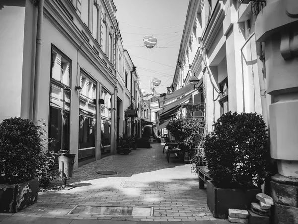 TBILISI, GEORGIA - 10 de julio de 2018: La calle Shardeni es una calle peatonal en el casco antiguo de Tiflis . — Foto de Stock