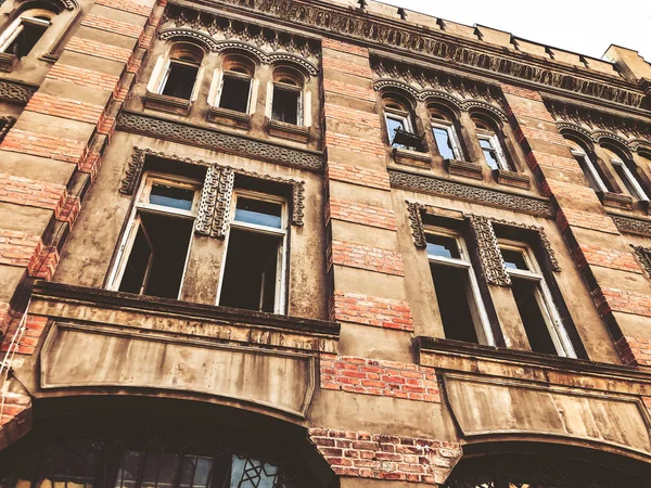 Facade of traditional house in old town Tbilisi, Georgia. — Stock Photo, Image