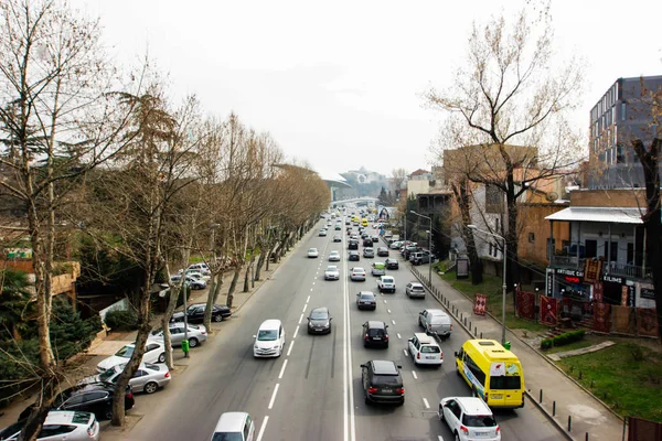 TBILISI, GEORGIA - MARÇO 11, 2016: Vista da cidade de Tbilisi, capital da Geórgia — Fotografia de Stock