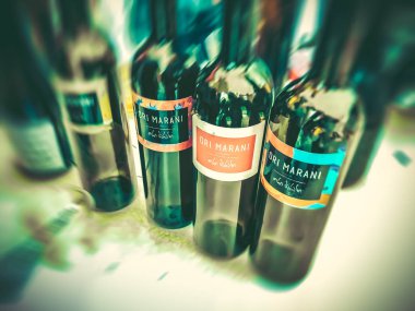 Tiflis, Gürcistan - 12 Mayıs 2018: Gürcüce Festivali şarap ve şarap füniküler Tiflis, Gürcistan'daki üzerinde Mtatsminda Park yapımı