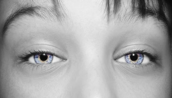 A beautiful insightful look boy's eye. Close up shot. — Stock Photo, Image