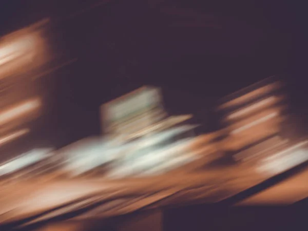 Abstrakte Bewegungsunschärfewirkung. die Lichter der Straßen. Blick aus dem Auto — Stockfoto