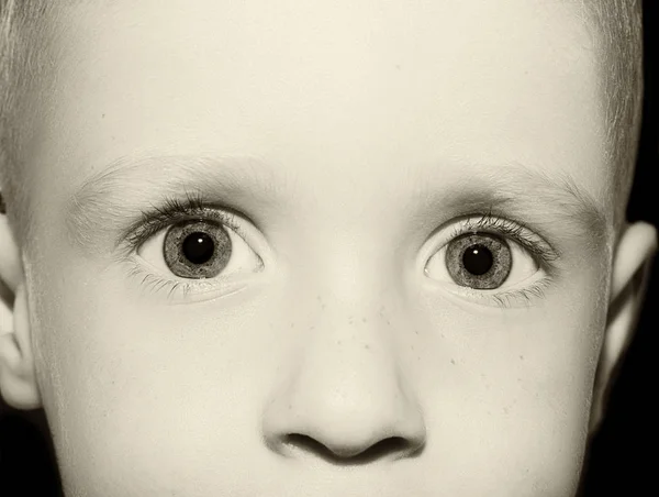 A beautiful insightful look eyes. — Stock Photo, Image