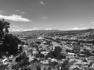 Tiflis Sololaki tepeye şehir nefes kesen manzarası