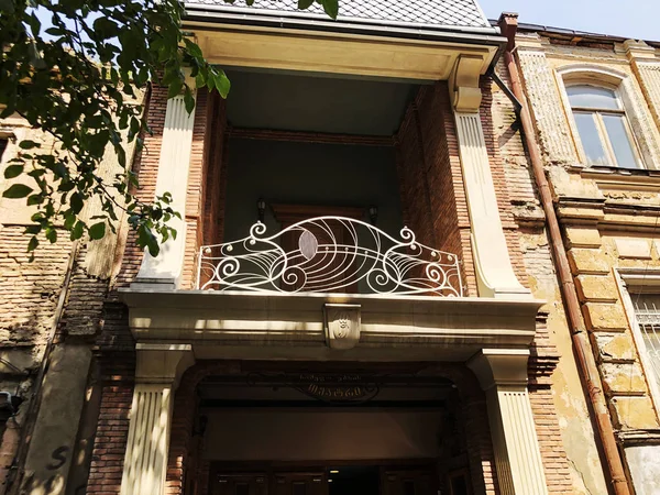 트빌리시, Goergia 로얄 지구 극장 건물의 외관의 트빌리시, 조지아-2018 년 7 월 10 일: 보기. — 스톡 사진