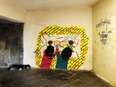 Tiflis, Gürcistan - 10 Temmuz 2018: Yeraltı geçidi, özgürlük, Tiflis, Gürcistan'daki kentsel sanatçılar tarafından boyalı meydanında