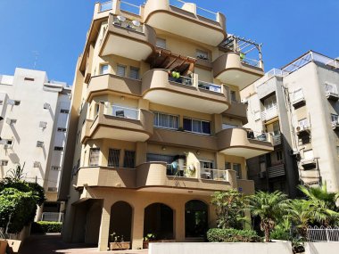 Rishon Le Zion, İsrail - 27 Haziran 2018: Modern bina Rishon Le Zion, İsrail