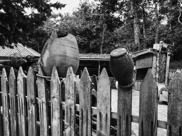 Park Mtacminda na kolejce linowej w Tbilisi. Restauracja gruzińskiej kuchni narodowej — Zdjęcie stockowe