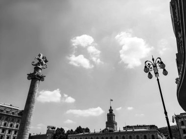 Tiflis, Gürcistan - 10 Temmuz 2018: Özgürlük Meydanı ve Özgürlük Anıtı Tiflis, Gürcistan görünümü.