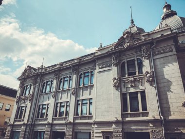 Tbilisi, Gürcistan - 20 Eylül 2018: eski bilding Tbilisi şehrin D.Agmashenebeli st Tbc bankanın görüntülemek. 
