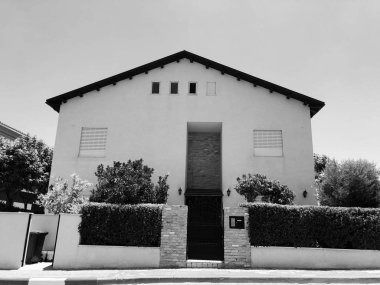 Rishon Le Zion, İsrail - 27 Haziran 2018: özel ev ve palmiye ağaçları Rishon Le Zion, İsrail.