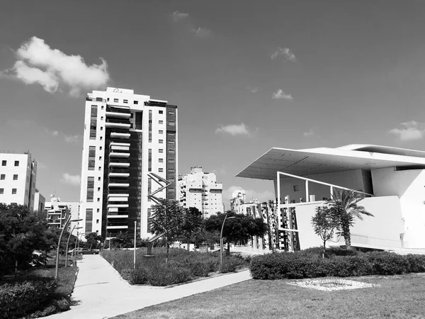 Rishon Le Σιών, Ισραήλ - 25 Αυγούστου 2018: Κτίριο κατοικιών σε Rishon Le Σιών, Ισραήλ — Φωτογραφία Αρχείου