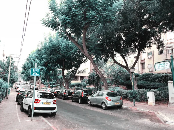 REHOVOT, ISRAEL - 26 de agosto de 2018: A rua em Rehovot, Israel — Fotografia de Stock