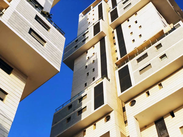 RISHON LE ZION, ISRAEL -December 4, 2018:  Residential buildings  in Rishon Le Zion, Israel — Stock Photo, Image