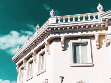 Özel antik mimari tarzı ev sokaklarda Rishon Le Zion, İsrail