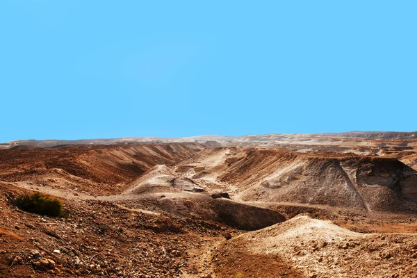 Вид с Масады на пустыню в солнечный день — стоковое фото