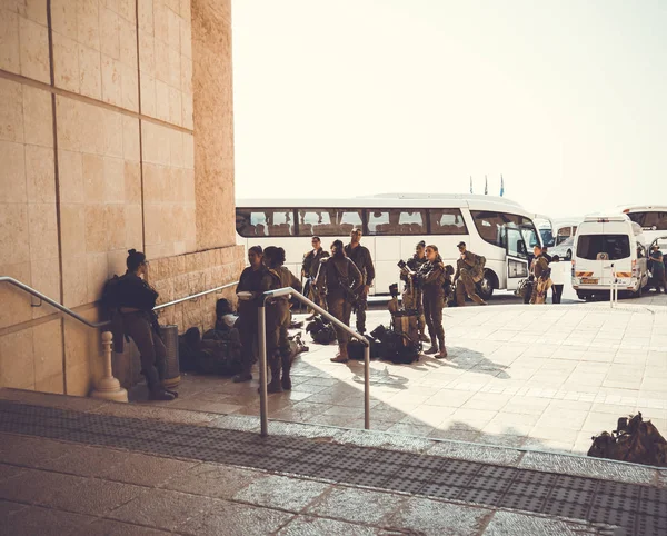 MASADA, ISRAEL - MARCH 22, 2019: Detachment of soldiers arrived on a trip to Masada — Stock Photo, Image