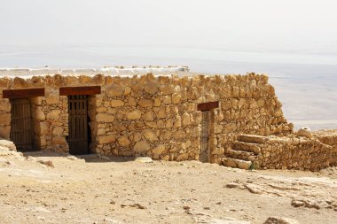 Masada Kalesi, Antik sur üstüne bir izole rock Yaylası yer alan İsrail