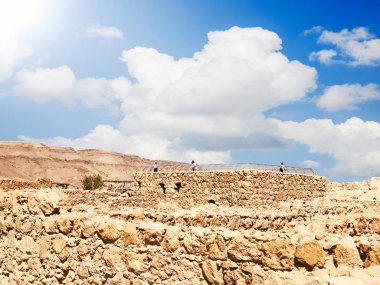 Masada Kalesi, Antik sur üstüne bir izole rock Yaylası yer alan İsrail