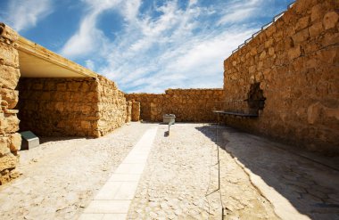 Masada Kalesi, Antik sur üstüne bir izole rock Yaylası yer alan İsrail