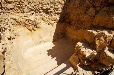 Masada Kalesi, Antik sur üstüne bir izole rock Yaylası yer alan İsrail