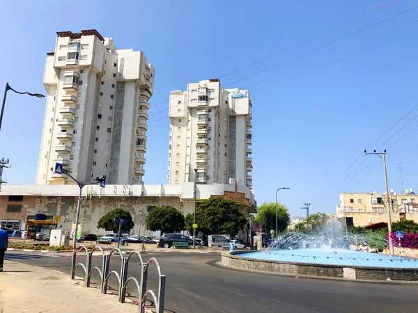 ホロン, イスラエル-9 月 20, 2019: ホロンの高い住宅建物, イスラエル. — ストック写真