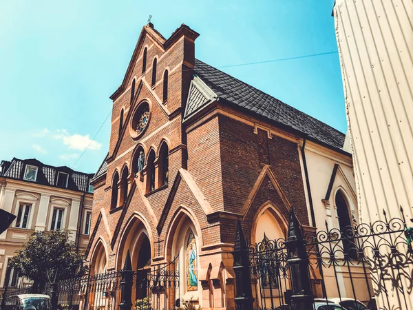 Vista de la iglesia católica en el casco antiguo, Tiflis, Goergia — Foto de Stock