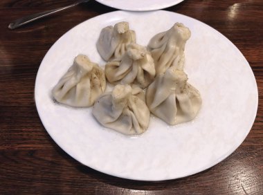 Pişmiş khinkali geleneksel Gürcü yemeği Gürcü khinkali, Gürcü geleneksel mutfağı, yerli khinkali