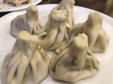Pişmiş khinkali geleneksel Gürcü yemeği Gürcü khinkali, Gürcü geleneksel mutfağı, yerli khinkali
