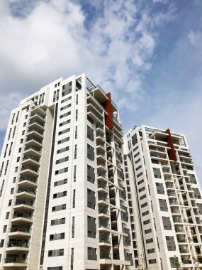 Rishon Le Zion, İsrail 12 Mart 2019: Rishon Le Zion, İsrail 'deki konut binası