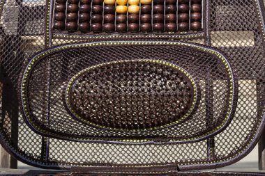 Tahta boncuklar ön koltuk örtüsü ve sandalye..