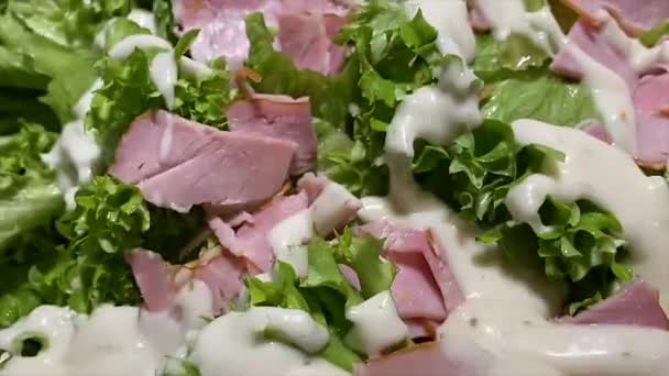 Delicious and fresh caesar salad, — Stock Video