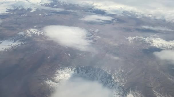 Widok Lotu Ptaka Nad Chmurami Okna Samolotu Błękitnym Niebem — Wideo stockowe