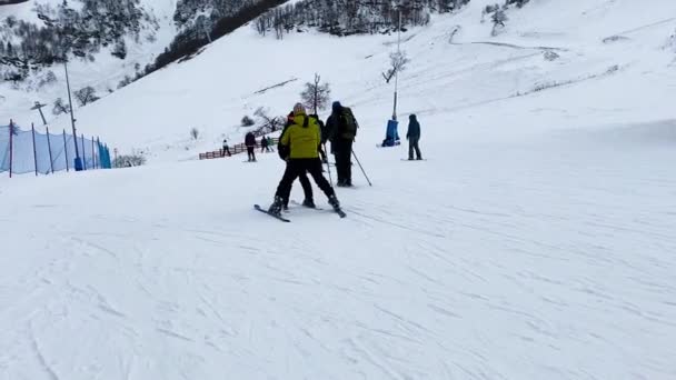 Bakuriani Georgie Janvier 2020 Les Skieurs Préparent Descendre Montagne — Video