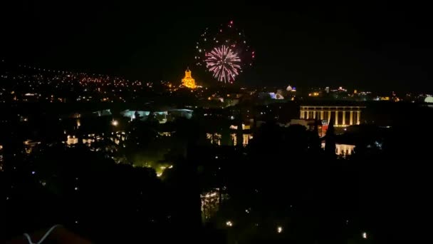Capodanno Tbilisi e fuochi d'artificio — Video Stock
