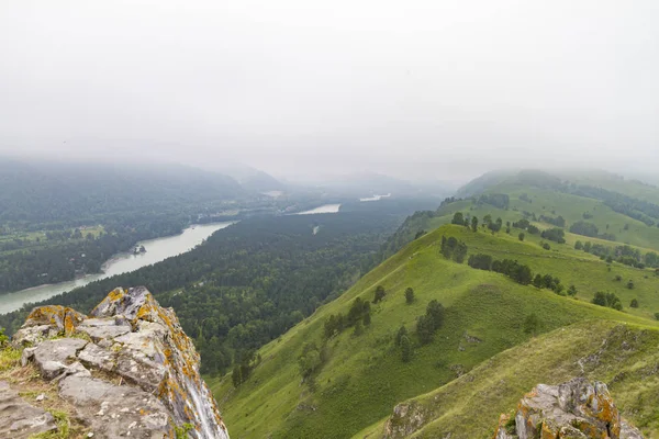 Altai Dağları. Katun Nehri.