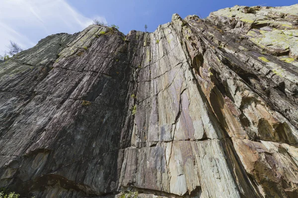 Mountain rock bottom view. Altai. — Stock Photo, Image