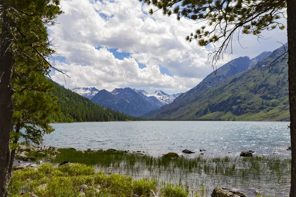 Lagos Multinsky em montanhas Altai . — Fotografia de Stock