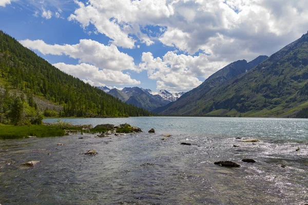 Lagos Multinsky em montanhas Altai . — Fotografia de Stock