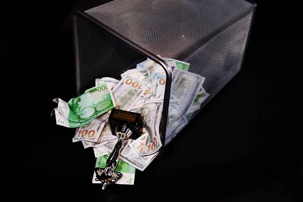 Euro Dollar Currency Money Oscar Fallen Turned Trash Bucket Black — Fotografia de Stock