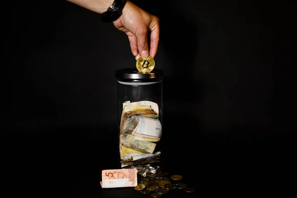 Hand Holding Bitcoin Black Background — Fotografia de Stock