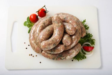 Ham kızarmış sosis ızgara sebzeler için.