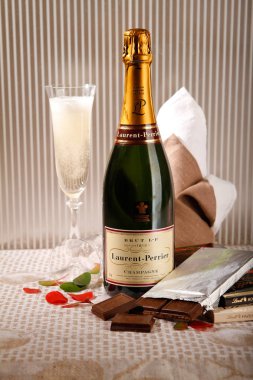 Farklı türde şaraplar meyve tablo.