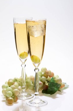 Farklı türde şaraplar meyve tablo.