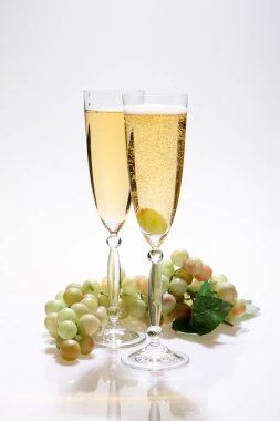 Farklı türde şaraplar meyve tablo.