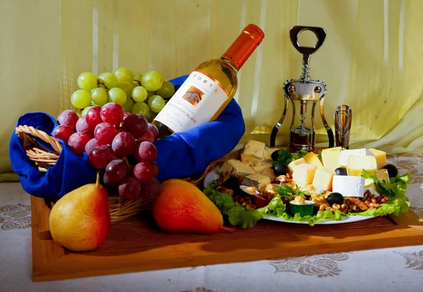 Diferentes Tipos Vinhos Mesa Com Frutas — Fotografia de Stock