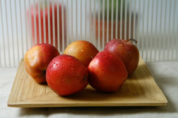 Frutas Maçãs Maduras Mesa — Fotografia de Stock